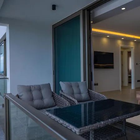 Luxury With Pool And Stunning Sea View Appartement Agios Georgios (Girne)