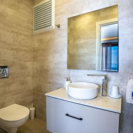 Luxury With Pool And Stunning Sea View Lägenhet